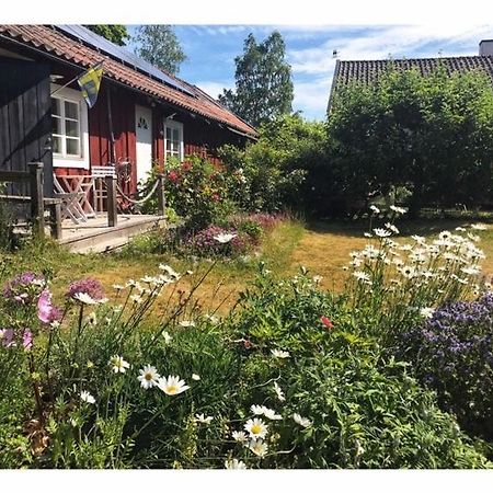 Tystberga Logi Bed & Breakfast Bagian luar foto