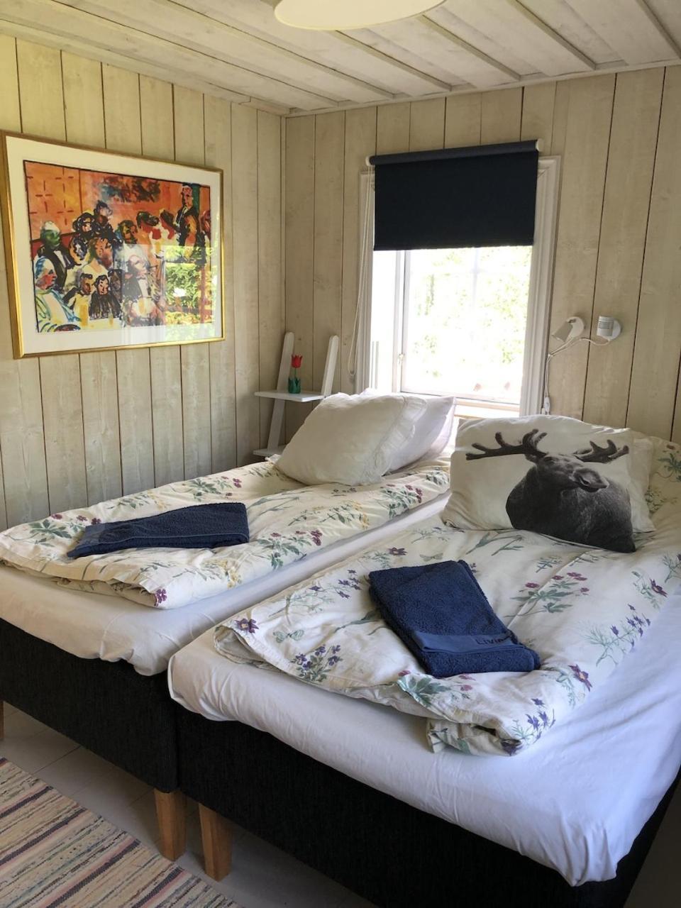 Tystberga Logi Bed & Breakfast Bagian luar foto